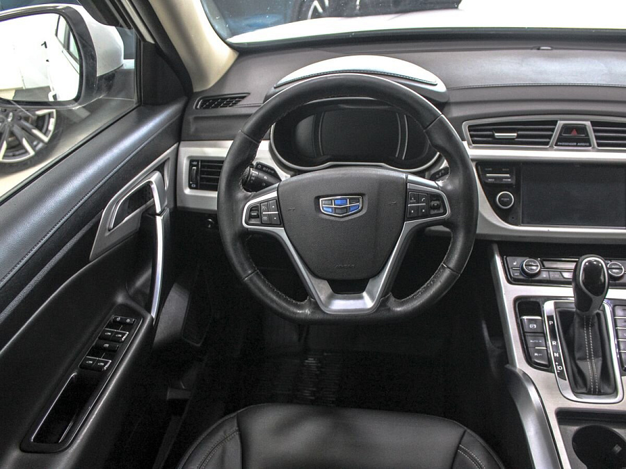 Geely Atlas, 2021г., передний привод, автомат