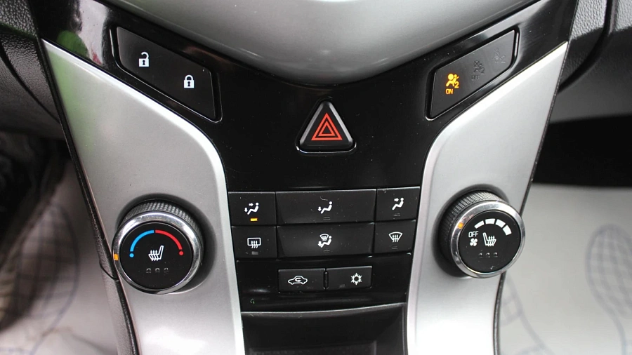 Chevrolet Cruze, 2011г., передний привод, механика