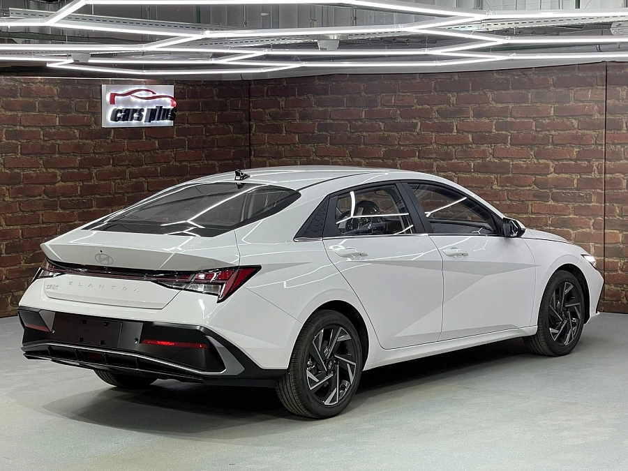 Hyundai Elantra, 2025г., передний привод, вариатор