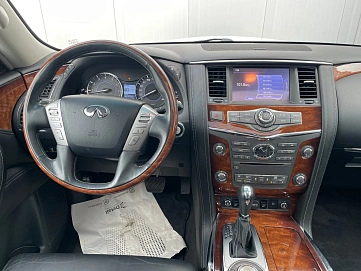 Infiniti QX80, 2017г, передний привод, автомат