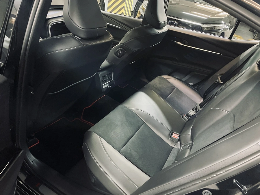 Toyota Camry, 2025г., передний привод, вариатор