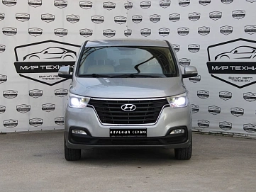 Hyundai , 2018г., задний привод, автомат