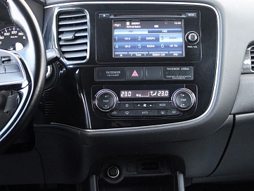 Mitsubishi Outlander, 2015г, полный привод, вариатор