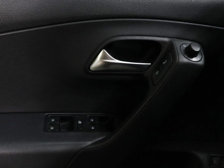 Volkswagen Polo, 2019г., передний привод, автомат