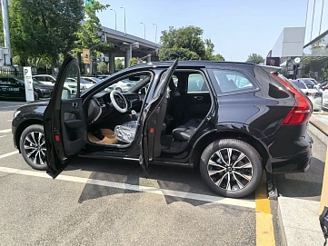 Volvo XC60, 2025г, полный привод, автомат
