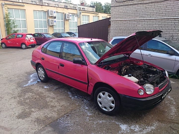Toyota Corolla, 1998г, передний привод, механика