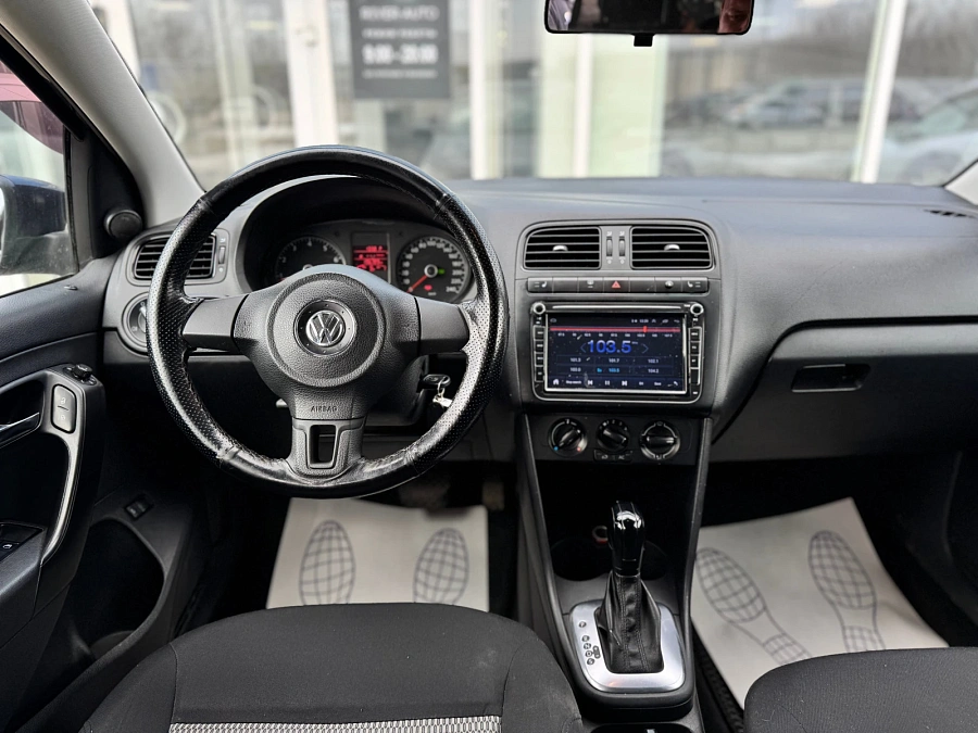 Volkswagen Polo, 2013г., передний привод, автомат