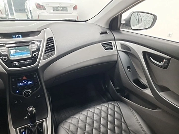 Hyundai Elantra, 2014г, передний привод, автомат