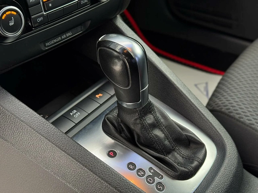 Volkswagen Jetta, 2012г., передний привод, автомат