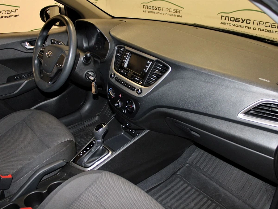 Hyundai Solaris, 2018г., передний привод, автомат