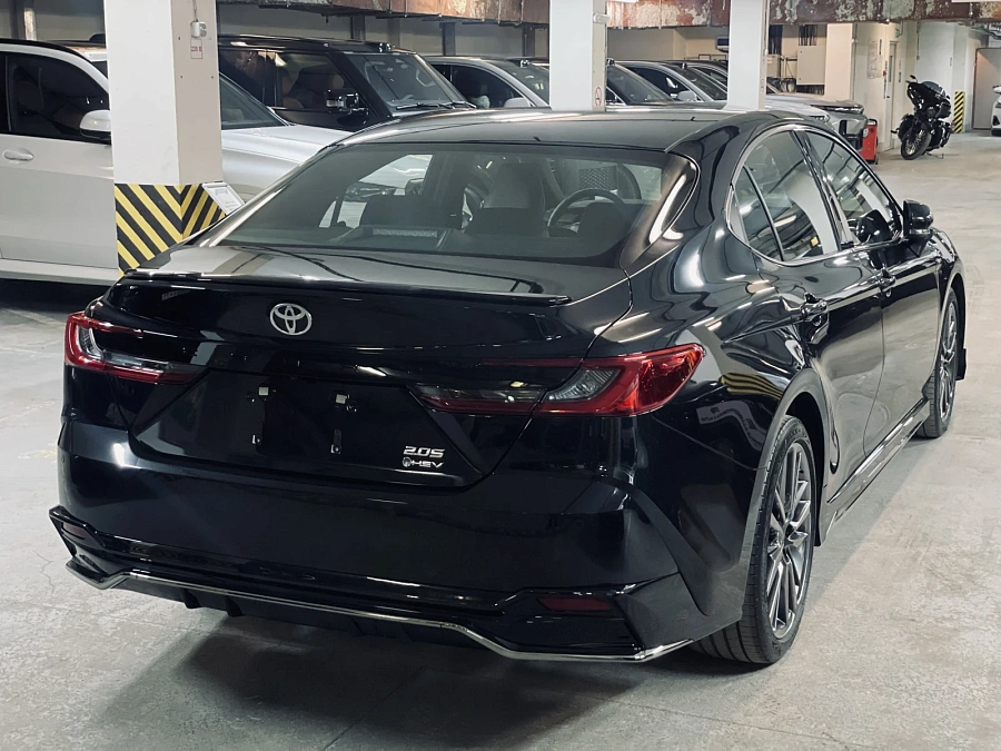 Toyota Camry, 2025г., передний привод, вариатор