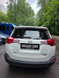 Toyota RAV4, 2015г, полный привод, вариатор
