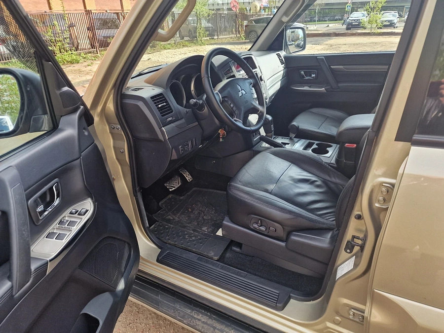 Mitsubishi Pajero, 2012г., полный привод, автомат