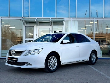 Toyota Camry, 2013г., передний привод, автомат