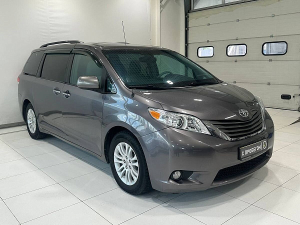 Toyota Sienna, 2013г., полный привод, автомат