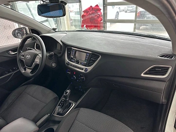 Hyundai Solaris, 2018г, передний привод, автомат