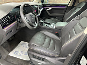 Volkswagen Touareg, 2019г., полный привод, автомат