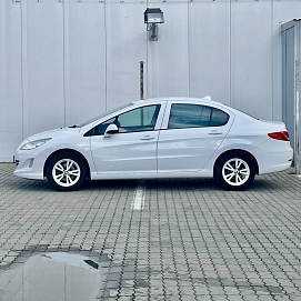 Peugeot 408, 2012г, передний привод, автомат