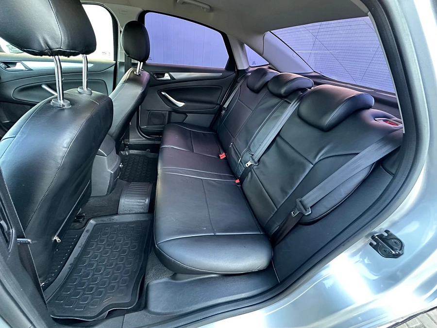 Ford Mondeo, 2012г., передний привод, механика