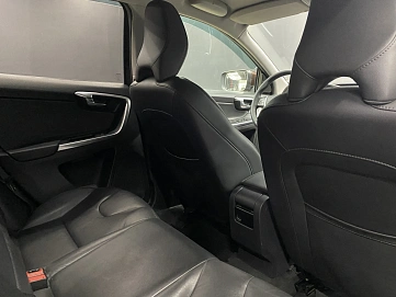 Volvo XC60, 2015г, передний привод, автомат