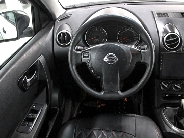 Nissan Qashqai, 2012г, передний привод, механика