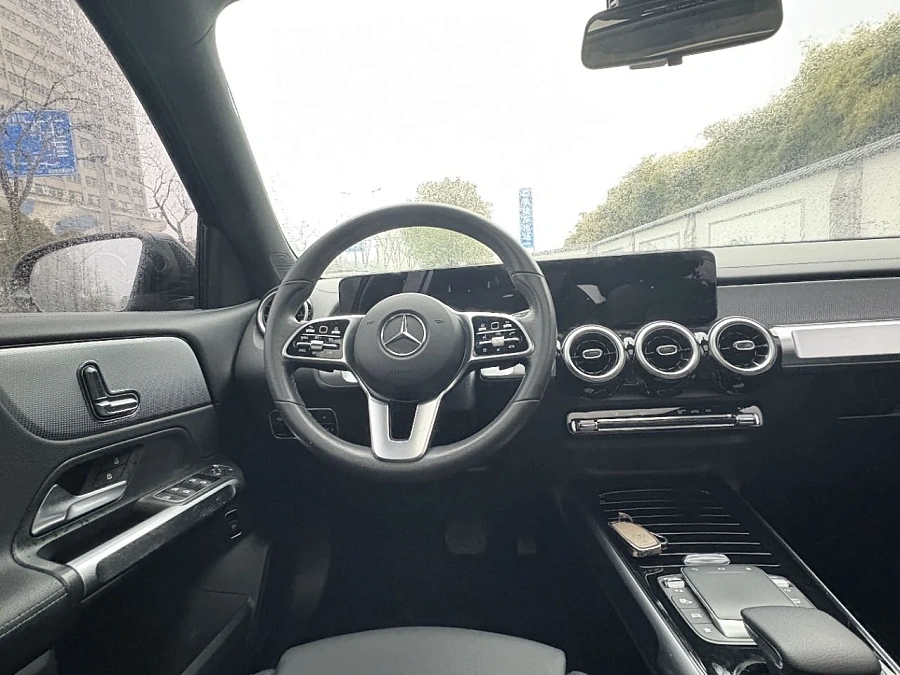 Mercedes-Benz GLB, 2021г., передний привод, робот