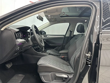 Volkswagen Sagitar, 2022г, передний привод, робот