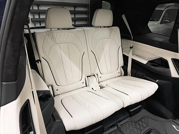 BMW X7, 2025г, полный привод, автомат