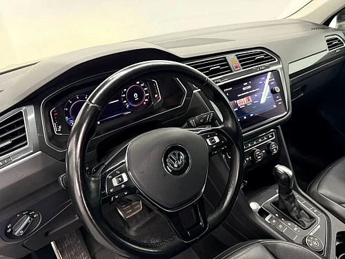 Volkswagen Tiguan, 2020г, полный привод, робот