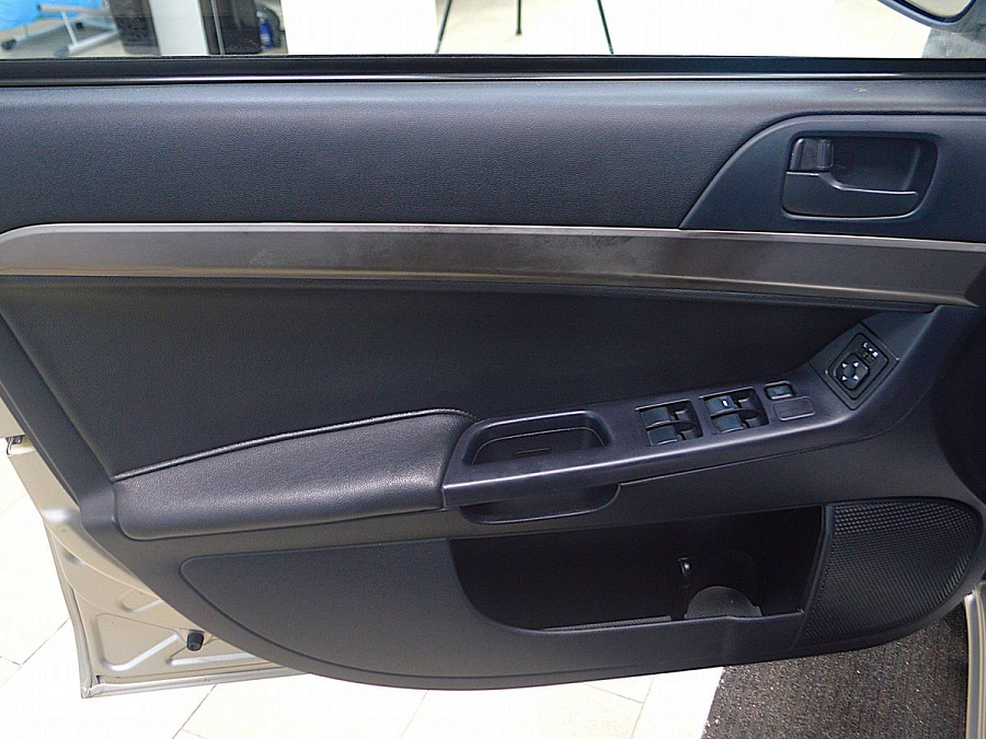 Mitsubishi Lancer, 2012г., передний привод, вариатор