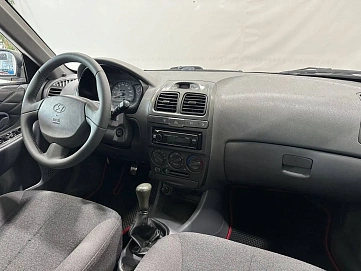 Hyundai Accent, 2004г, передний привод, механика