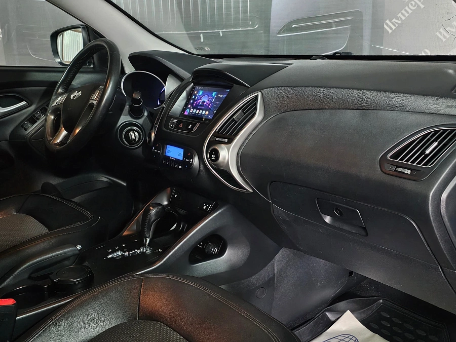 Hyundai ix35, 2012г., передний привод, автомат