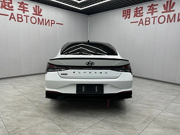 Hyundai Elantra, 2022г, передний привод, вариатор