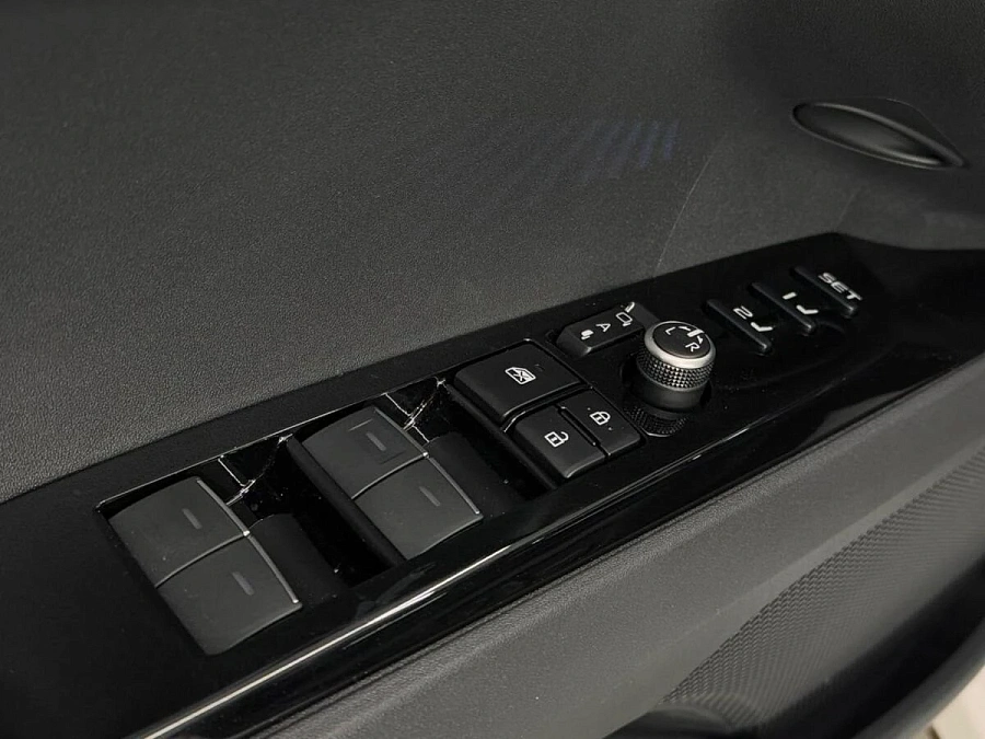 Toyota Camry, 2025г., передний привод, вариатор