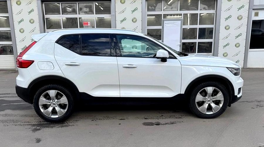 Volvo XC40, 2020г., полный привод, автомат