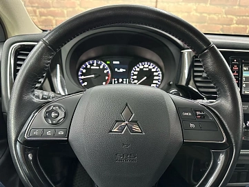 Mitsubishi Outlander, 2017г, полный привод, вариатор