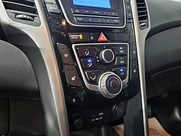 Hyundai i30, 2015г, передний привод, автомат