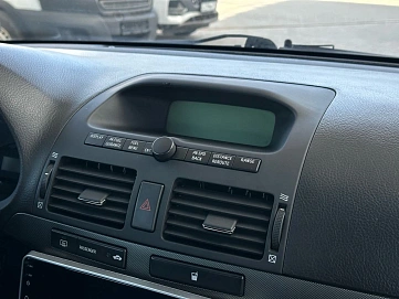 Toyota Avensis, 2003г, передний привод, автомат