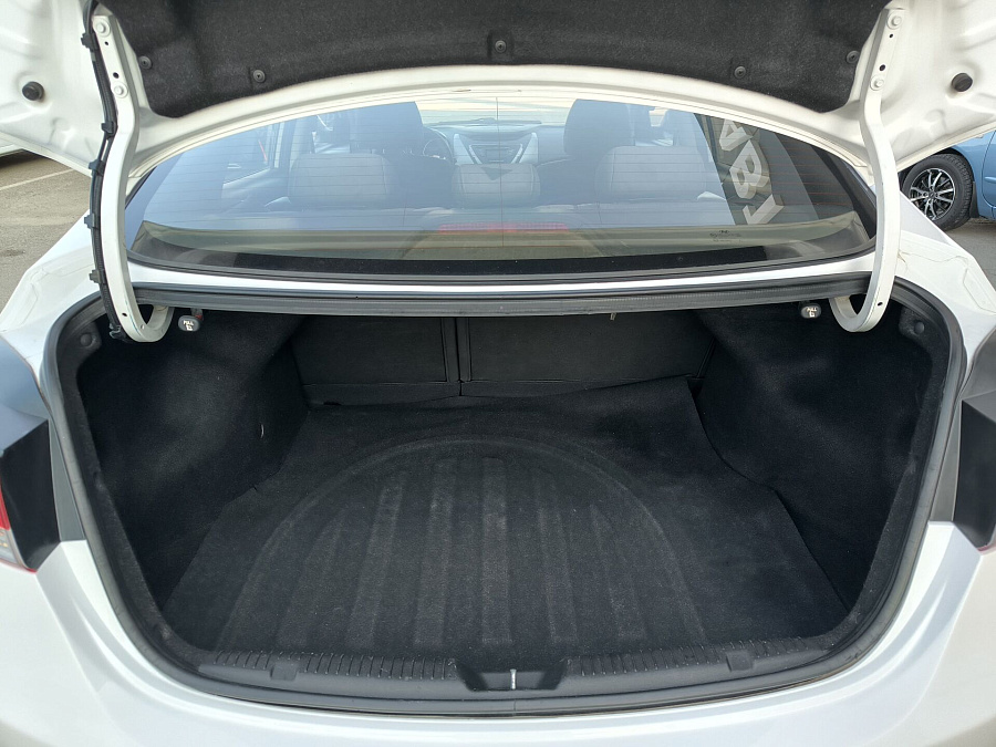 Hyundai Elantra, 2013г., передний привод, механика