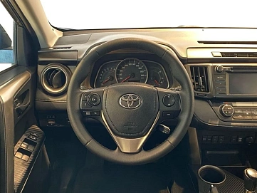 Toyota RAV4, 2015г, передний привод, автомат