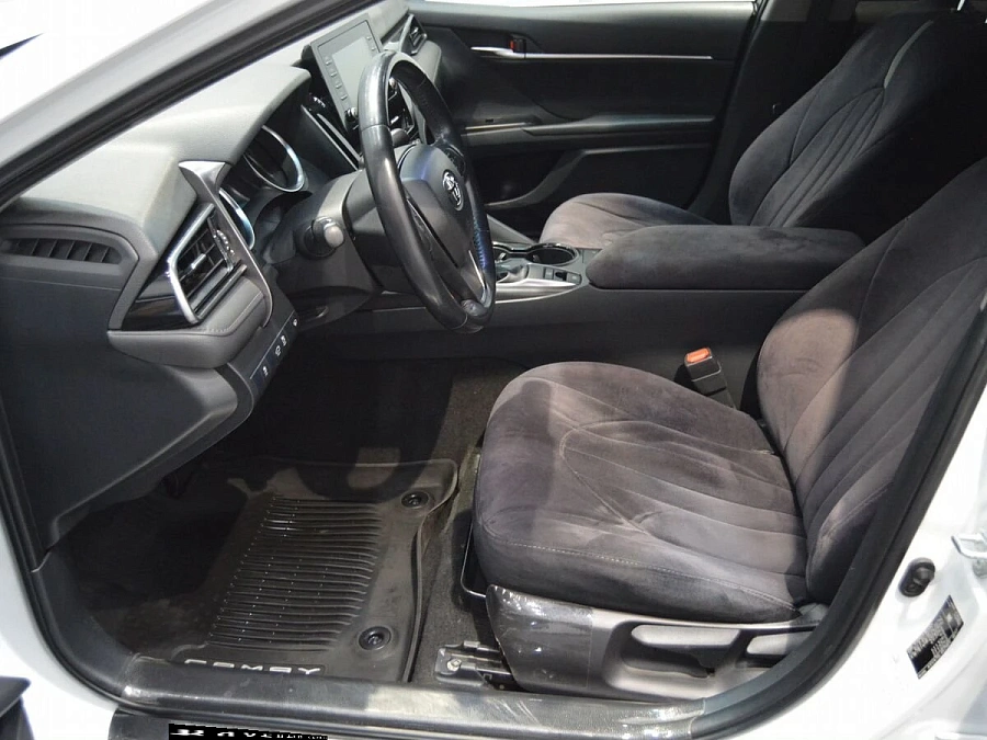 Toyota Camry, 2021г., передний привод, автомат
