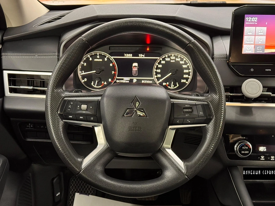 Mitsubishi Outlander, 2022г., полный привод, вариатор