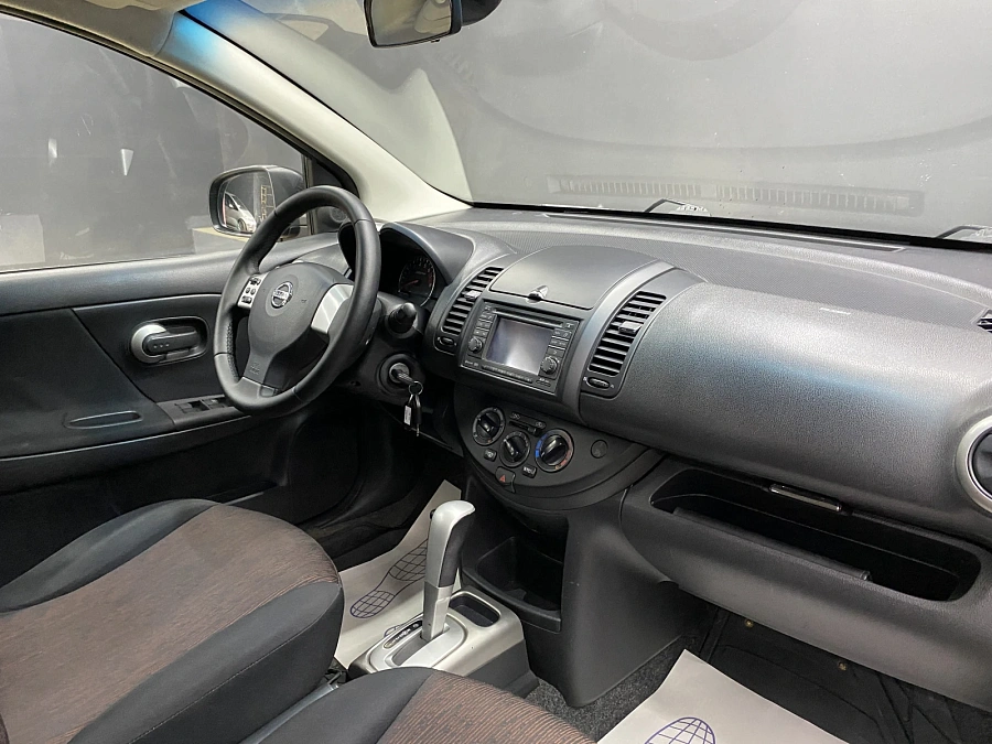 Nissan Note, 2010г., передний привод, автомат