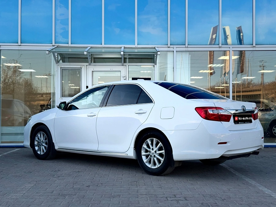 Toyota Camry, 2013г., передний привод, автомат