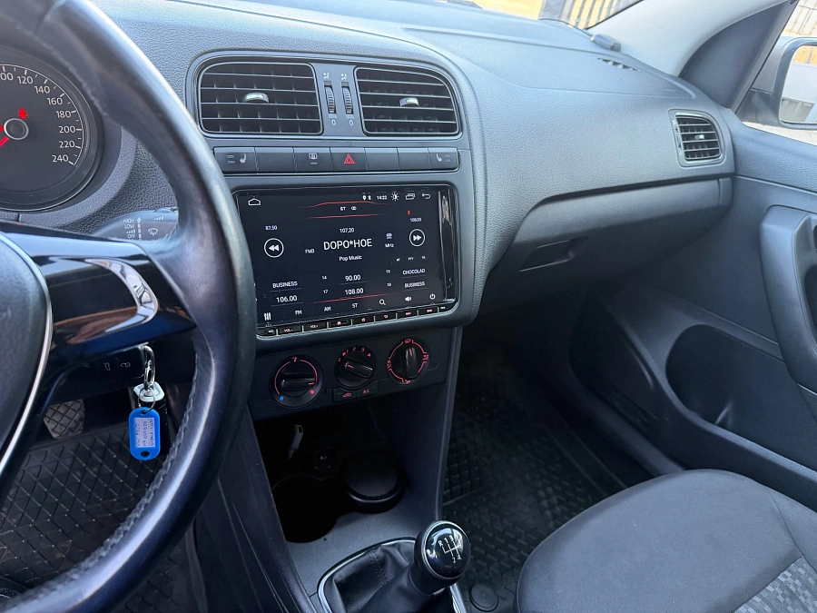 Volkswagen Polo, 2017г., передний привод, механика