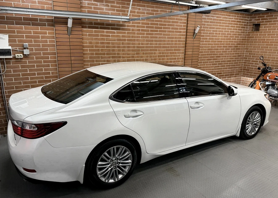 Lexus ES, 2012г., передний привод, автомат