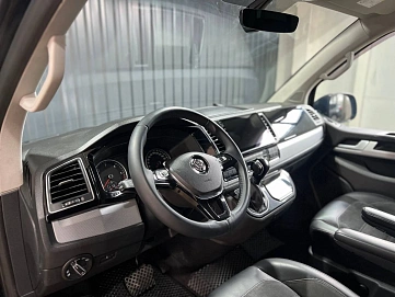 Volkswagen Multivan, 2017г, передний привод, робот