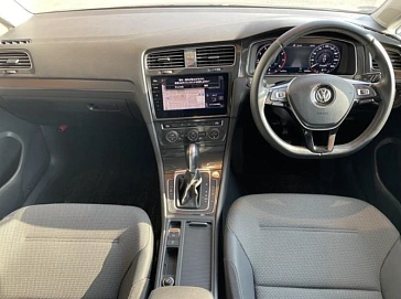 Volkswagen Golf, 2018г, передний привод, робот