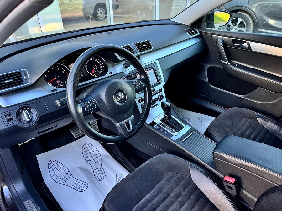 Volkswagen Passat, 2012г., передний привод, робот