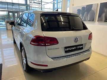 Volkswagen Touareg, 2012г, полный привод, автомат